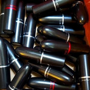 MAC Cosmetics Lipsticks Bundle (25)